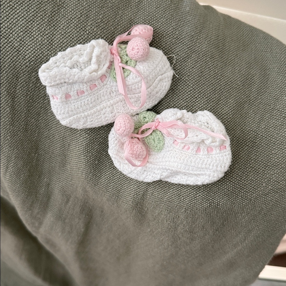 Hartstrings Baby White and Pink Knit Set - Picture 3 of 9